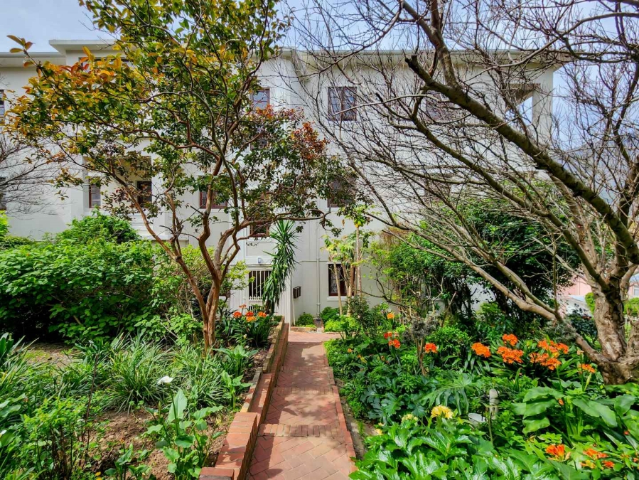 1 Bedroom Property for Sale in Tamboerskloof Western Cape